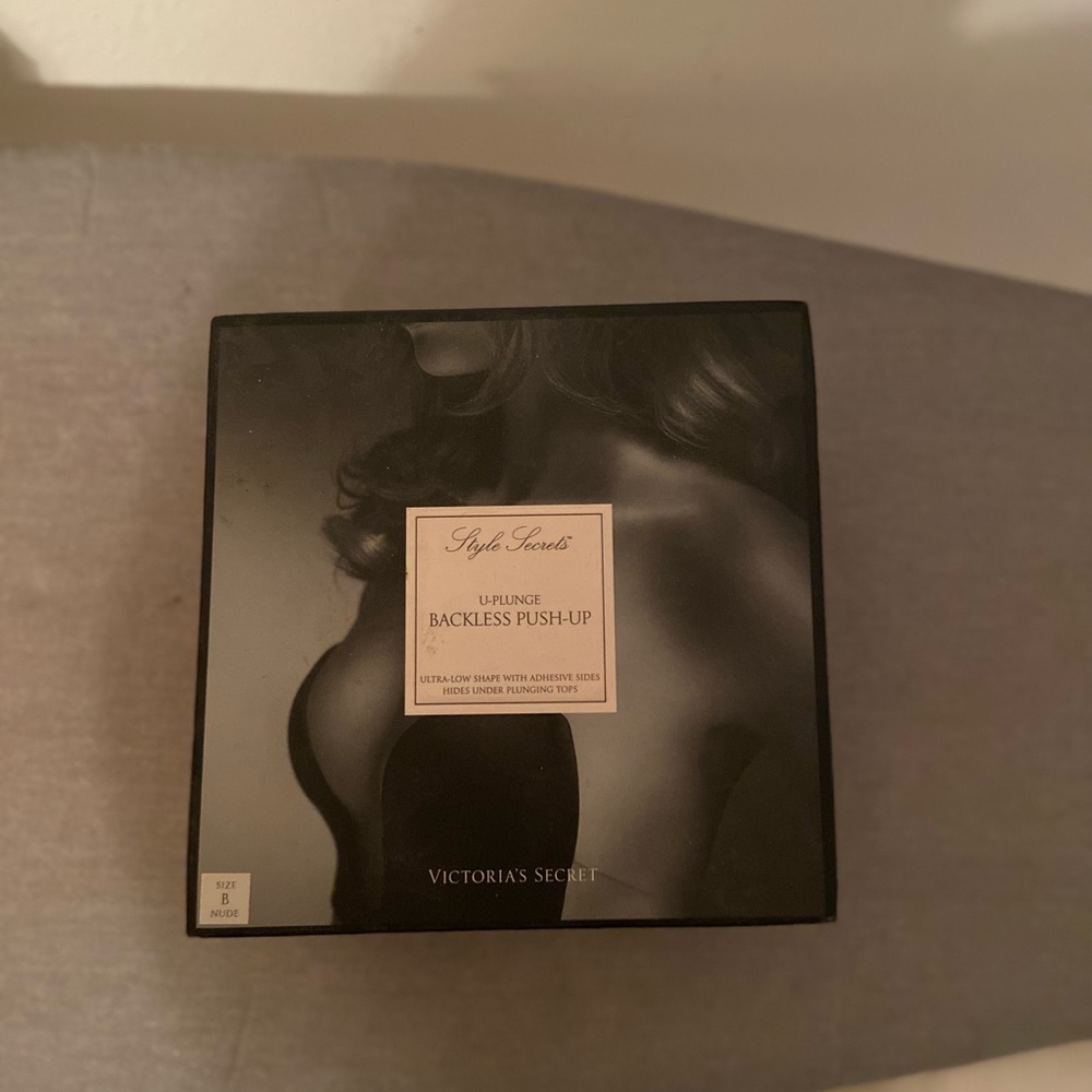 Victoria’s Secret nude backless push up bra. Missing strap.